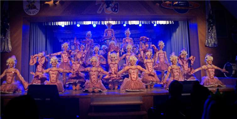 Die barocke Abschlussshow setze eine glamouröse Pointeunter das hochkarätige Sitzungsprogramm in der Jubiläumssession. Fotos: MIH