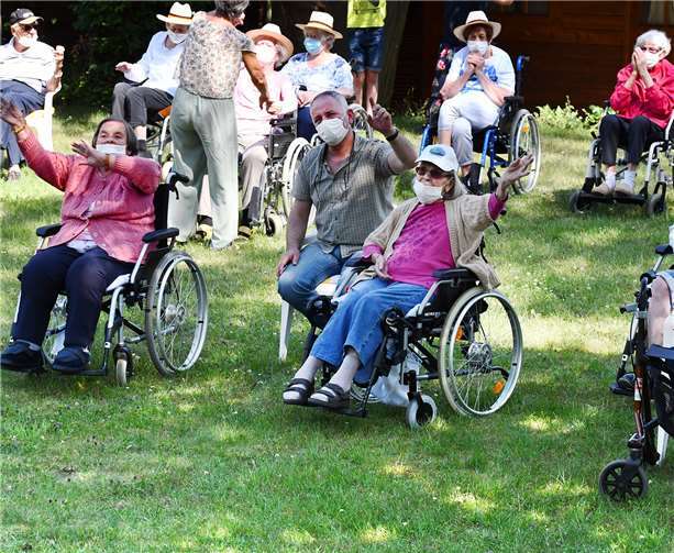 Die bei den Bewohnern wohlbekannten Hits kamen richtig gut an.