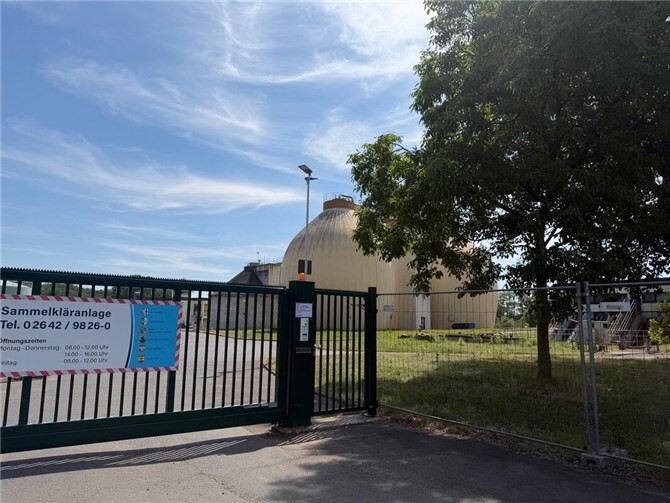 Die bei der Flutkatastrophe 2021 schwer beschädigte Kläranlage in Sinzig wird durch einen Neubau ersetzt. 