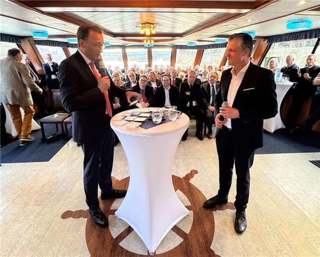 Die beiden Abgeordneten des Deutschen Bundestages Josef Oster und Thorsten Frei beantworten die Fragen des Publikums. Foto: Sebastian Gratzfeld/CDU Koblenz