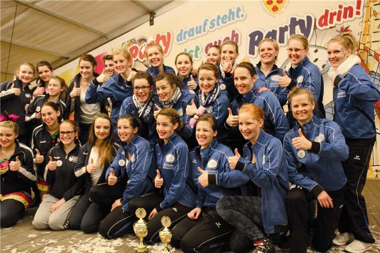 Die beiden Bad Bodendorfer Tanzgruppen freuen sich über die tollen Erfolge. privat