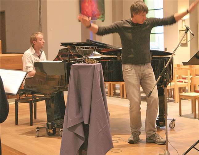 Die beiden Chorleiter Jörg Gattwinkel und Alexander Diensberg.privat