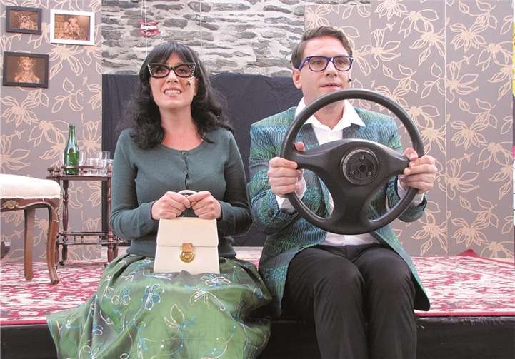 Die beiden Darsteller Tammy Sperlich und Boris Weber laufen zur großen Hochform auf und ernten immer wieder Szenenapplaus.Privat