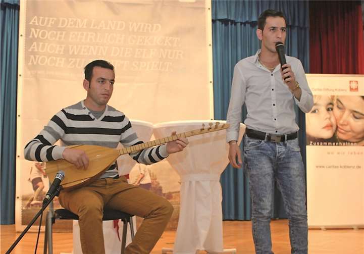 Die beiden Flüchtlinge aus Syrien berührten mit einfühlsamer Musik.