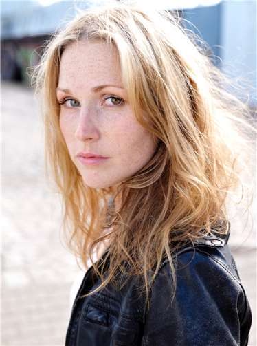 Die beiden Hauptdarstellerinen Eve Rades ... Urban Ruths