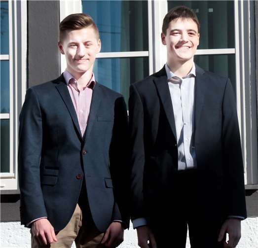 Die beiden Jahrgangsbesten.