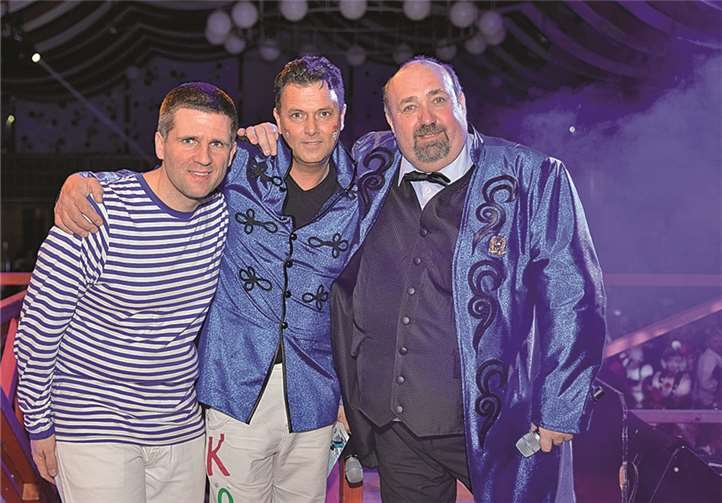 Die beiden Kölschfest-Präsidenten „Bärchen“ Sester, Robert Greven und DJ Merlin (von rechts) präsentieren ein Top-Programm beim Kölschfest 2015. Manfred Wiese