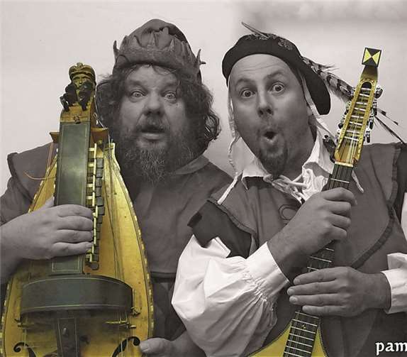 Die beiden „Pampatut“- Musiker Holger Hoffmann und Max von Gluchowe. privat