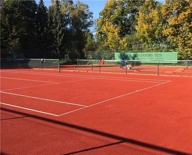 Die beiden Plätze kurz vor Fertigstellung.  Foto: DJK Ochtendung
