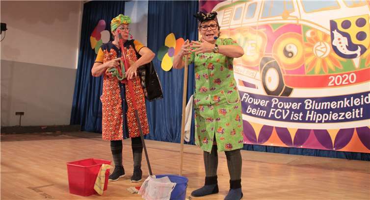Die beiden Raumpflegerinnen Luzie und Karin von der Astersteiner Kirmesgesellschaft durften natürlich auch nicht fehlen.