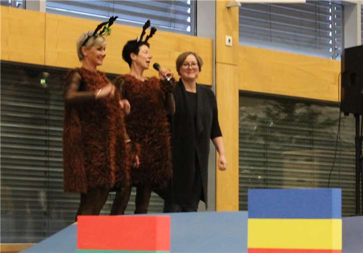 Die beiden Rentiere führten gut gelaunt durch das Programm.