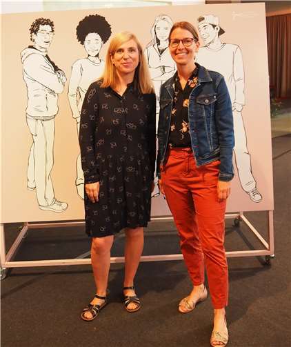 Die beiden Respekt Coaches Claudia Gräfen und Katharina Bell freuten sich über die tolle Resonanz bei der Eröffnungsveranstaltung und im Verlauf der Ausstellungstage. Quellen: Caritasverband Koblenz e.V.