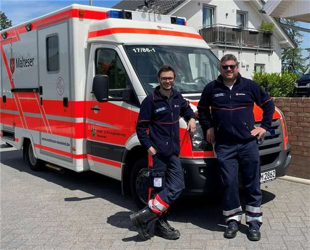 Die beiden Rettungsdienstler konnten die Kinder begeistern.  Foto: Daniel Kolenda