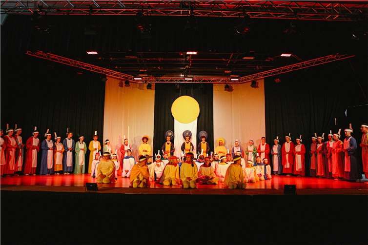 Die beiden Schulen beeindruckten das Publikum mit einem grandiosen Schauspiel. Quellen: Landesmusikgymnasium Rheinland-Pfalz