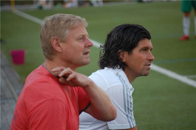 Die beiden Sportlichen Leiter Bernd Brück und Frank Schmitz (links) müssen für die neue Saison einen Nachfolger für Trainer Cornel Hirt (rechts) suchen.Fotos: SK