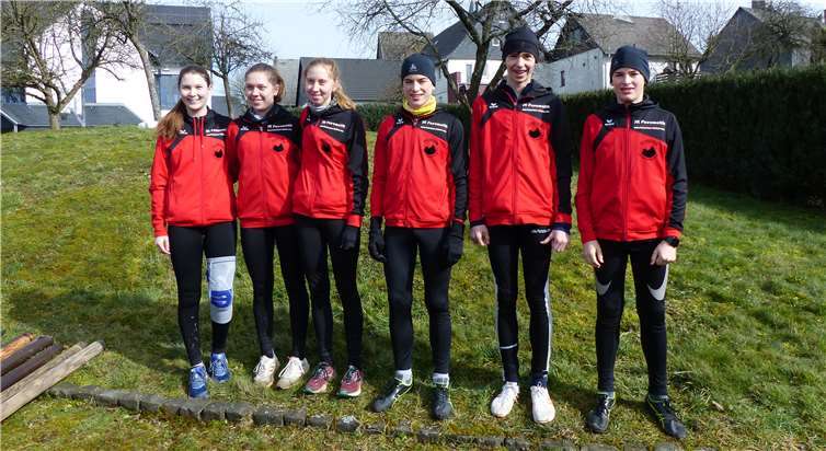 Die beiden erfolgreichen Mannschaften mit, v.l. Leni Bertram, Sarah Gräf, Lena Sophie Göbel, Lennart Mohr, Tim Fuhrmann und Mathis Mohr