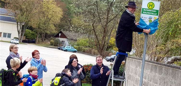 Die beiden neuen Haltestellen geben den Schülerinnen und Schülern mehr Sicherheit. privat