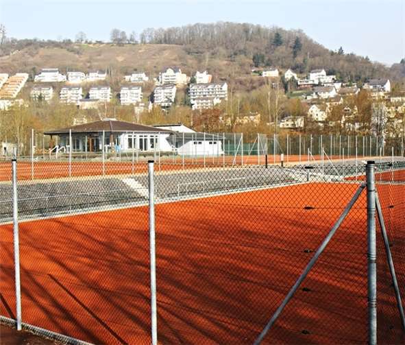 Die beiden neuen, noch unmarkierten Plätze im Vordergrund werden am Sonntag, 24. April im Rahmen eines Tages der offenen Tür eingeweiht. Willi Willig