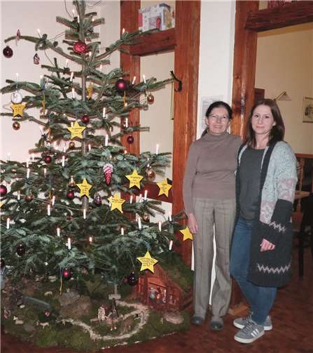 Die beiden sozial engagierten Frauen Petra Wienpahl (links) und Bianca Dümpelfeld freuen sich auf möglichst viele Paten, die bereit sind, einen Weihnachtswunsch zu erfüllen.Foto: FRE