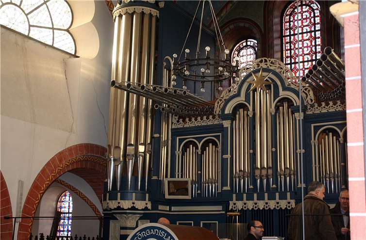 Die bekannte Walcker-Orgel in der Pfarrkirche Sankt Peterin Sinzig am Rhein benötigt eine umfassende Renovierung. Fotos: RÜ