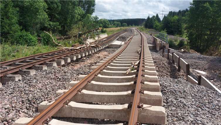 Die beschädigte Eifelstrecke bei Blankenheim.Quelle: Eifelquerbahn e.V.