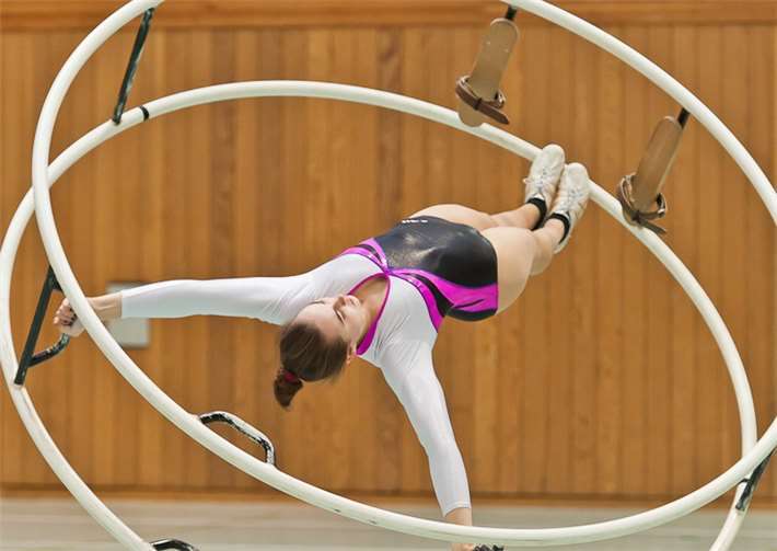 Die besten Rhönradturner Deutschlands küren ihre Meister in Bad Neuenahr-Ahrweiler. B.J.A. Treuren