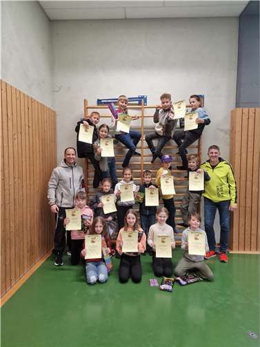 Die besten Turnerinnen und Turner der Schule. Quelle: Grundschule Weißenthurm