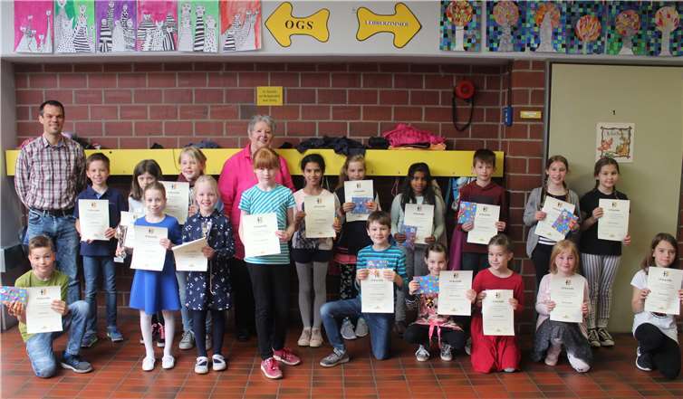 Die besten Vorleserinnen und Vorleser der verschiedenen Grundschulen traten in zwei Disziplinen gegeneinander an und zeigten sich als Leseprofis.Foto: privat