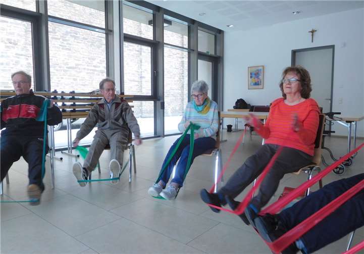 Die bewegungsfreudigen Seniorinnen und Senioren trafen sich im Pfarrzentrum in Kobern-Gondorf.Foto: privat