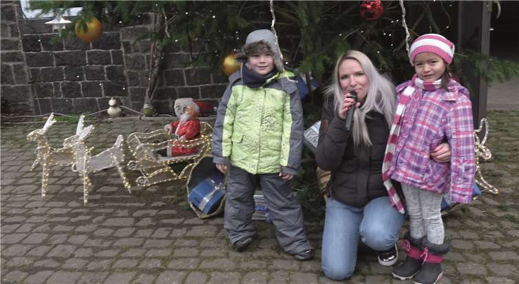 Die bezaubernde Sängerin Melanie Junglas öffnete die Herzen der Besucher.