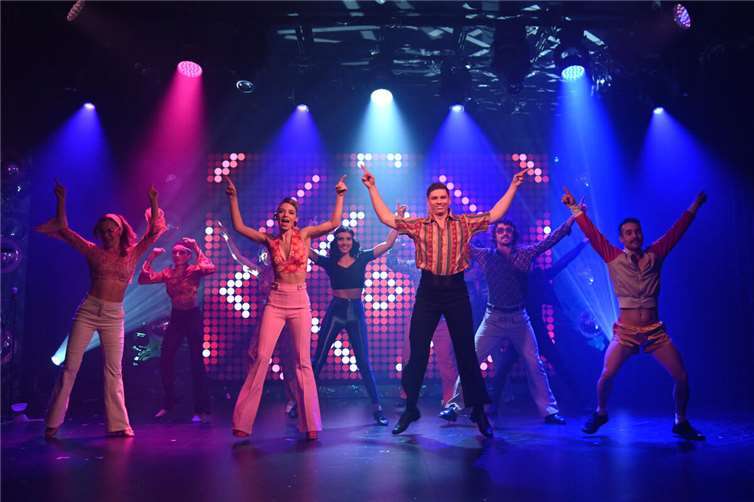 Die bunte Show „Night Fever“ ist eine Fusion der 70er Jahre mit dem Hier und Heute!  Foto: Ralph Mohr/Quelle: GOP