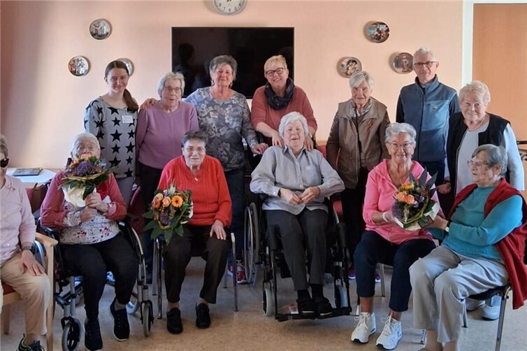Die bunten Blumen sorgten für große Freude und zauberten vielen Bewohnern ein Lächeln ins Gesicht.