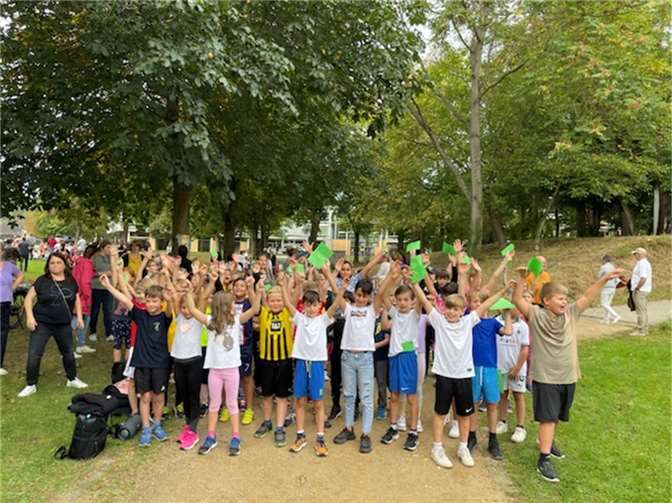 Die ca. 400 Meter lange Runde führte diesmal durch den Dahliengarten.  Foto:privat