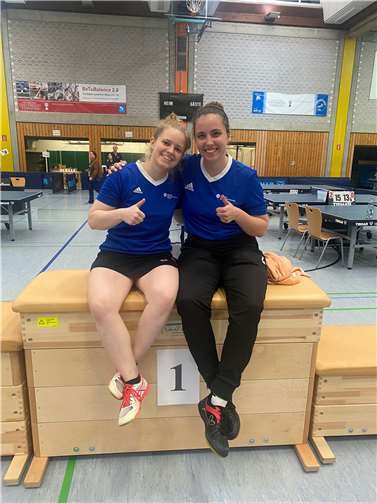 Die deutschen Hochschulmeisterinnen Steffi Hoffmann (links) und Hannah Schönau.  Foto: TTC GW Fritzdorf