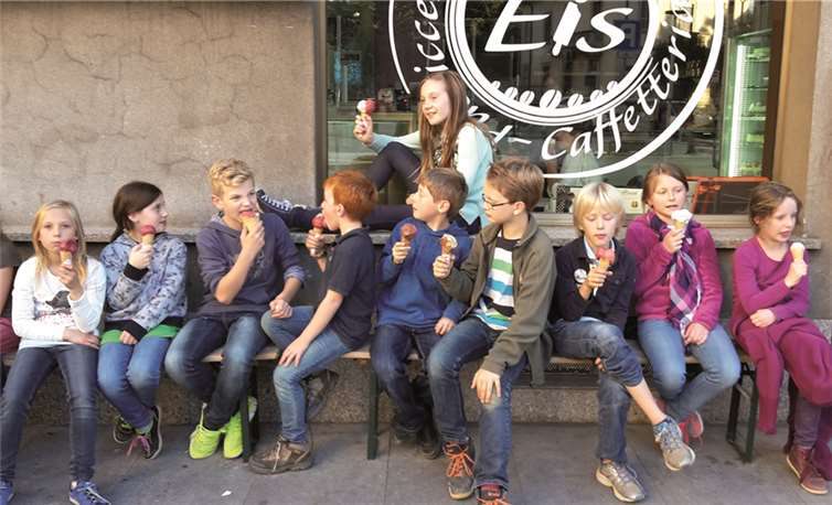 Die deutschen Kinder ließen den ereignisreichen Tag bei leckerem Eis ausklingen.