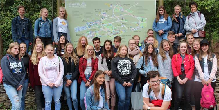 Die deutschen und ungarischen Austauschschüler-innen im LVR-Museum in Kommern.Foto: privat