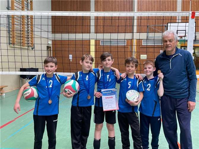 Die die U13-Mannschaft mit dem Trainer. Fotos: privat