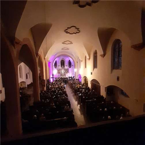 Die, die nicht dabei waren, da war das zahlreiche Publikum aus verschieden Altersklassen sich einig, die hatten was verpasst.