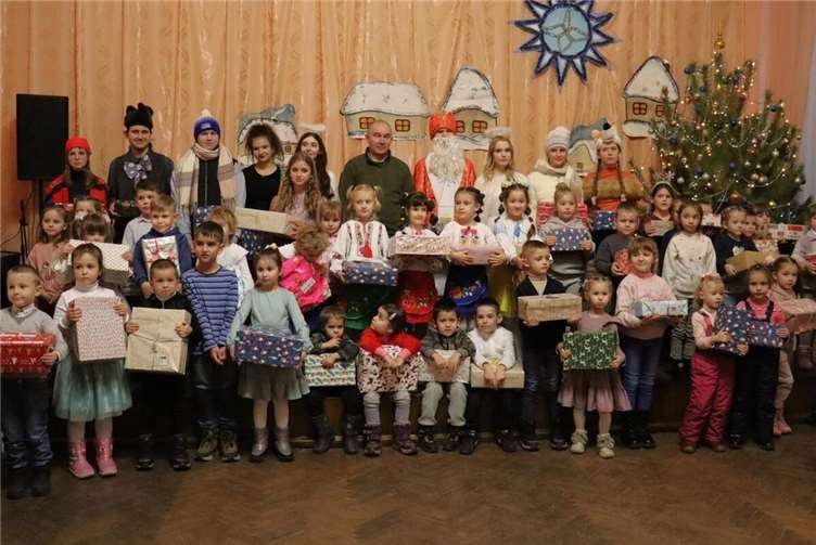 Die diesjährige Aktion „Weihnachtspäckchen für Trostjanez“ hat alle Erwartungen übertroffen. Fotos: Stadt Montabaur