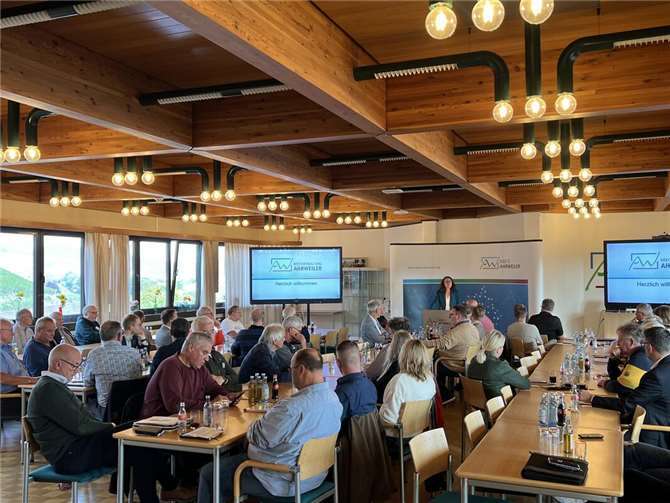 Die diesjährige Dienstbesprechung der Bürgermeisterinnen und Bürgermeister nahm das Thema ‚zukunftsgerechtes Wohnen‘ in den Blick.  Foto: Heiliger Löwenhagen / Kreisverwaltung Ahrweiler
