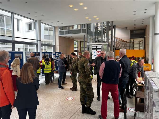 Die diesjährige Sammelaktion ist im Rahmen einer kleinen Ausstellung bildlich im Rathaus aufbereitet.