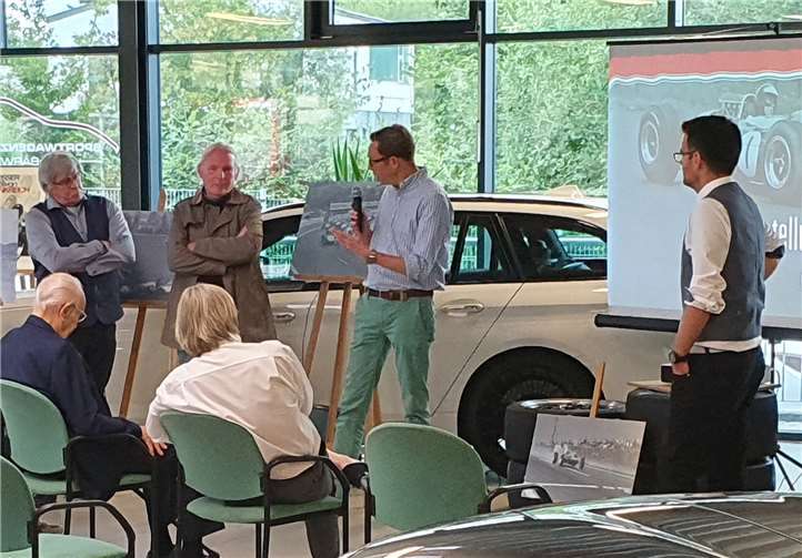 Die drei Buchautoren Jörg-Thomas Födisch (v.li.n.re.), Rainer Roßbach und Nils Ruwisch im Gespräch mit dem Moderator Alexander Kraß (re.). Foto: Ralf Zensen