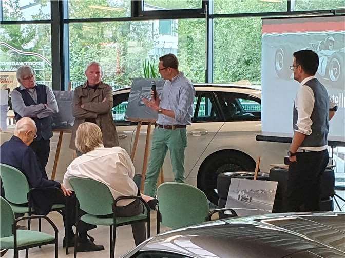 Die drei Buchautoren Jörg-Thomas Födisch (v.li.n.re.), Rainer Roßbach und Nils Ruwisch im Gespräch mit dem Moderator Alexander Kraß (re.). Foto: Ralf Zensen