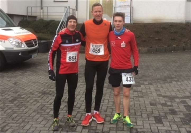 Die drei Erstplatzierten beim Vier-Kilometer-Lauf (von links): Stefan Pulger, Ingo Neumann und Pascal Thielke.privat