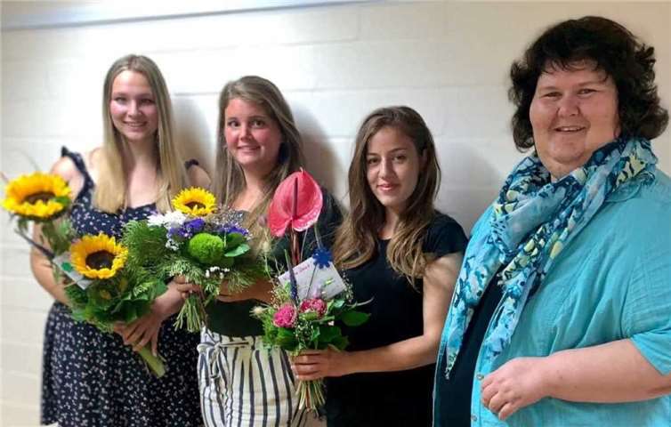 Die drei Erzieherinnen freuen sich jetzt in ihren Job zu starten. Foto: Lebenshilfe Neuwied