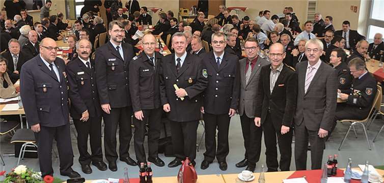 Die drei Geehrten Horst Helmes (Gold), Arnd Lenarz und Theo Schröder - beide Silber - mit den Repräsentanten.BS