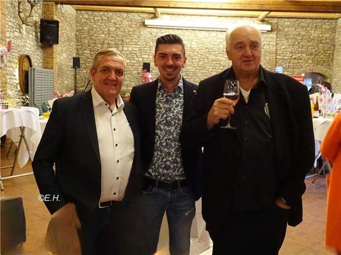 Die drei Herren der Schaustellerfamilie Wingender (v.l.) Mario sen., Mario jun. und Familienoberhaupt Wolfgang Wingender.