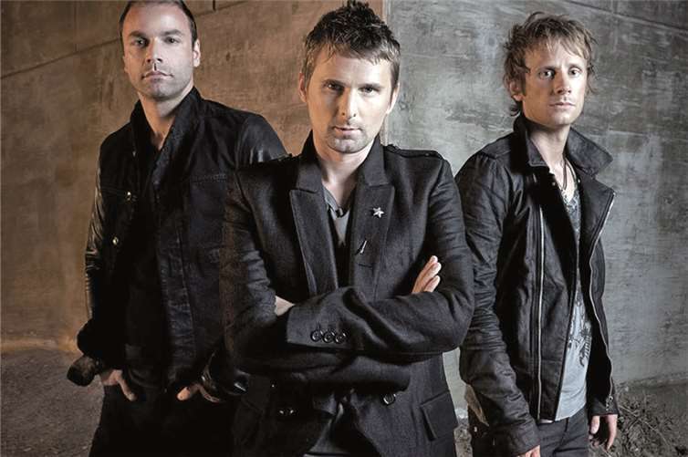 Die drei Jungs von „Muse“ machen die Premiere von „Der Ring - Grüne Hölle Rock“ zu einem unvergesslichen Ereignis.Wizzard Promotions