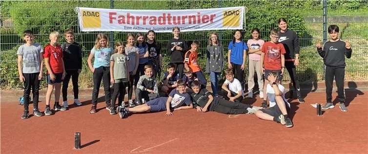 Die drei Klassen und ihre Betreuer sammelten bei diesen Aktionen knapp 4000 Rad-Kilometer. Foto: privat