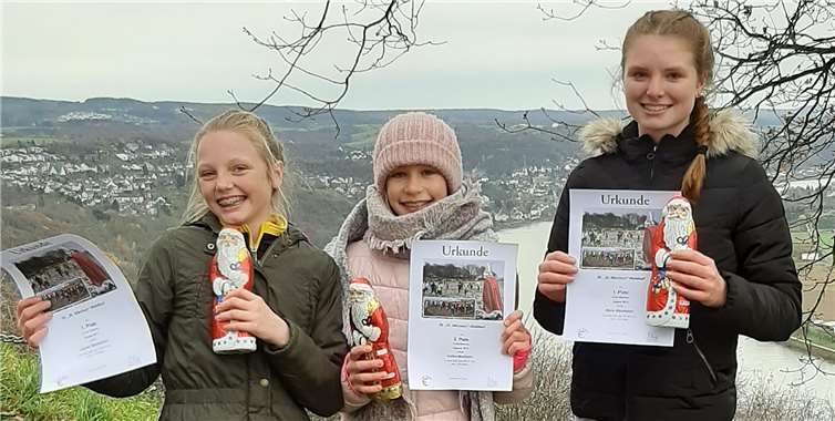 Die drei Kreismeisterinnen im Team W10-15: v.li.n.re. Leonie Böckmann, Celina Medinger und Marie Böckmann. Foto: privat